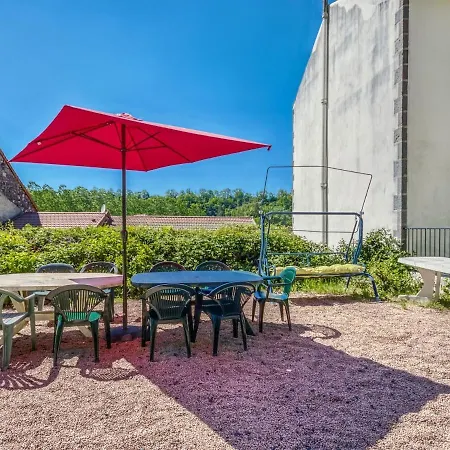 Lovely In With Garden Near *