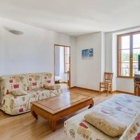 Holiday home Lovely In With Garden Near Pontgibaud